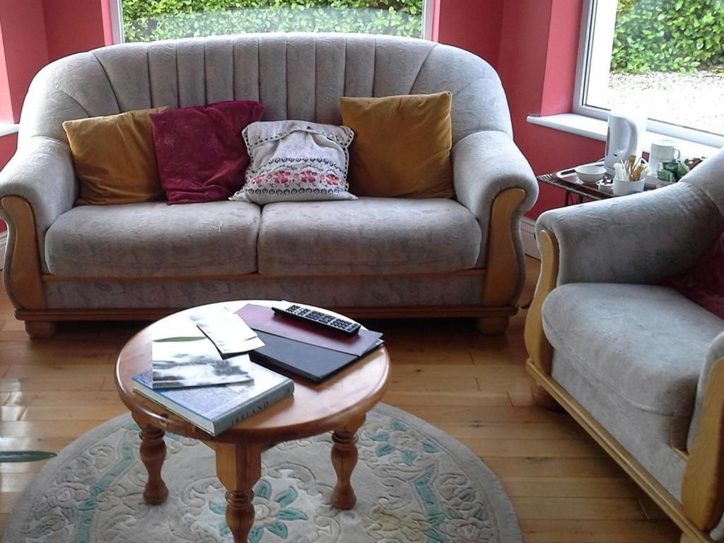 Blossom Hill Bed And Breakfast Killaloe Bagian luar foto
